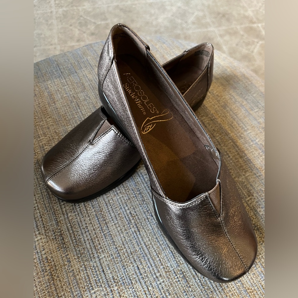 AEROSOLES Women's Metallic Bronze Slip-On Flats NWT